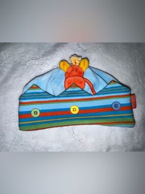 Le Top Striped Kids Beanie with Giraffe Accent - Blue & Orange